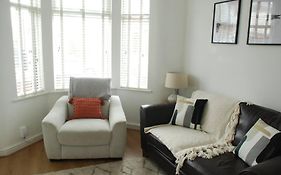 Entire House, Waterloo, Free Street Parking
